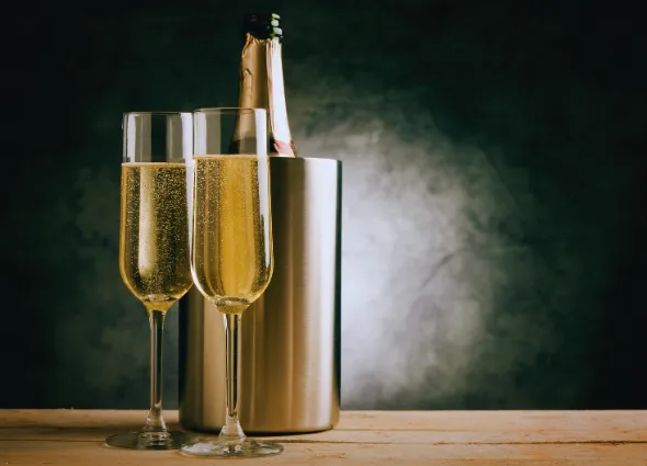 Explora el maravilloso mundo de los cavas Catalanes con Magda Nadal para celebraciones y regalos únicos. Encontrarás el cava perfecto en nuestra tienda de La Ràpita con bodegas Codorniu, Trias Batlle y Oliver Viticultors.