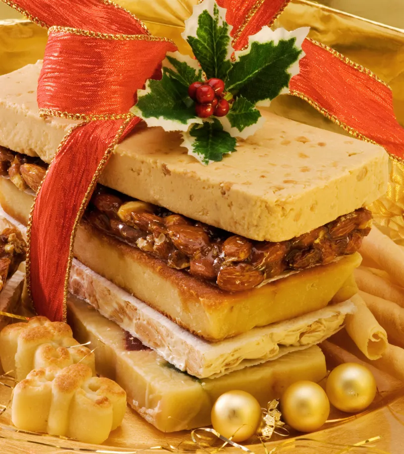 Compra en la tienda online de Gelateria Magda: turrones, cestas, lotes, regalos y delicias de navidad.
