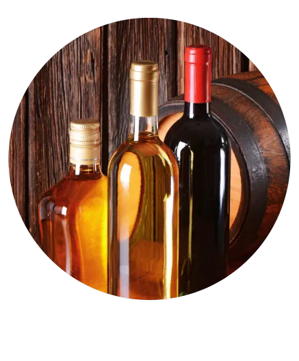 L'àmplia selecció de caves i vins de Magda Nadal, ho té tot! Des dels clàssics vins negres i blancs fins al cava perfecte per a l'aperitiu. Per a les postres, què tal un licor d'arròs? O prefereixes alguna cosa més coneguda com el Vermut Ràpitenc? Tindràs un Nadal deliciós!